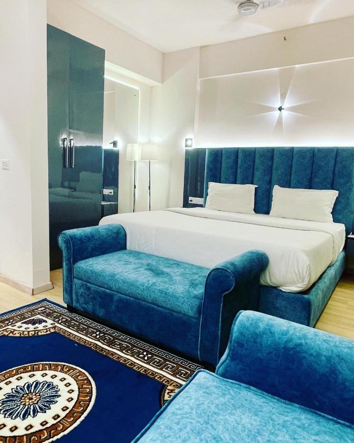 Neel Skye - Couple Friendly - Dlf My Pad, Gomtinagar , Lucknow Aparthotel Ngoại thất bức ảnh