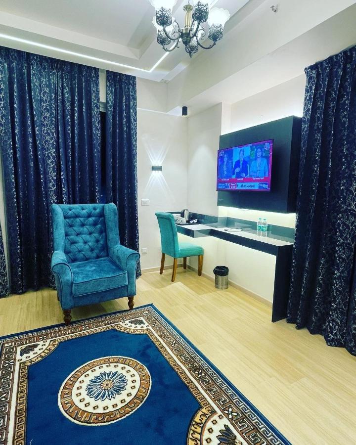 Neel Skye - Couple Friendly - Dlf My Pad, Gomtinagar , Lucknow Aparthotel Ngoại thất bức ảnh