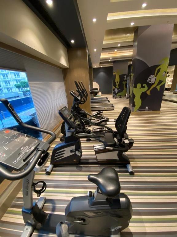 Neel Skye - Couple Friendly - Dlf My Pad, Gomtinagar , Lucknow Aparthotel Ngoại thất bức ảnh